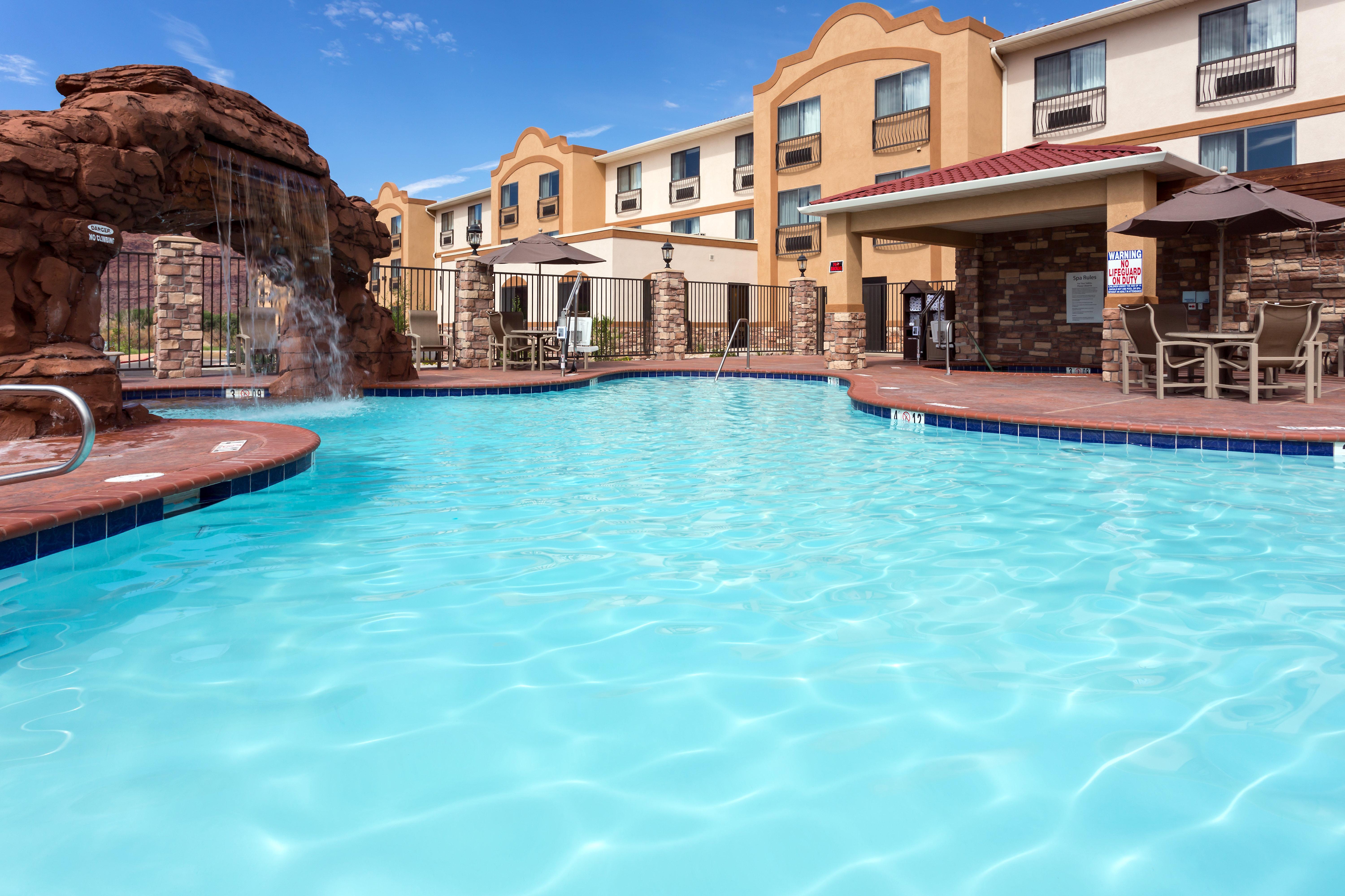 Holiday Inn Express Hotel & Suites Moab By Ihg Exterior photo