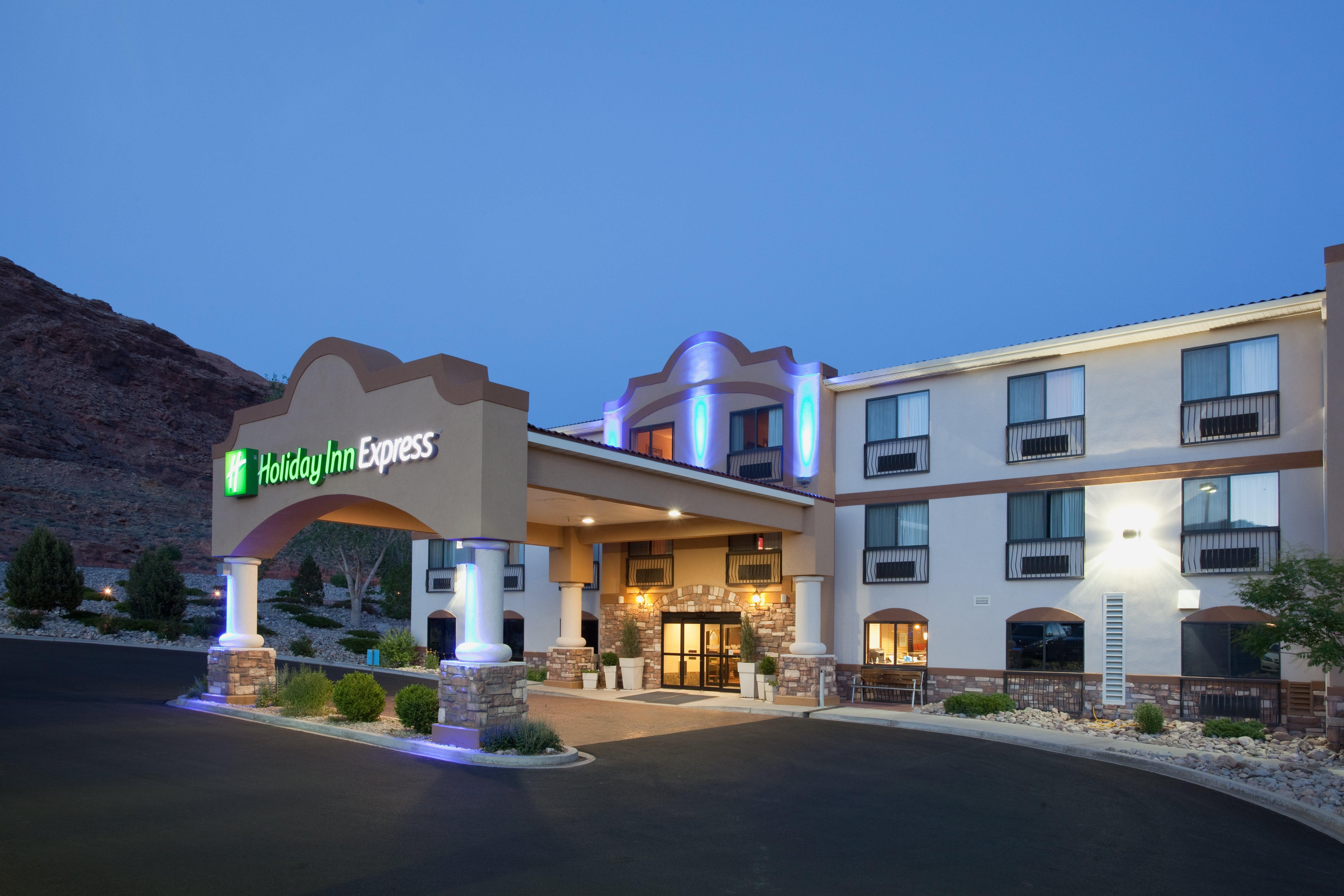 Holiday Inn Express Hotel & Suites Moab By Ihg Exterior photo