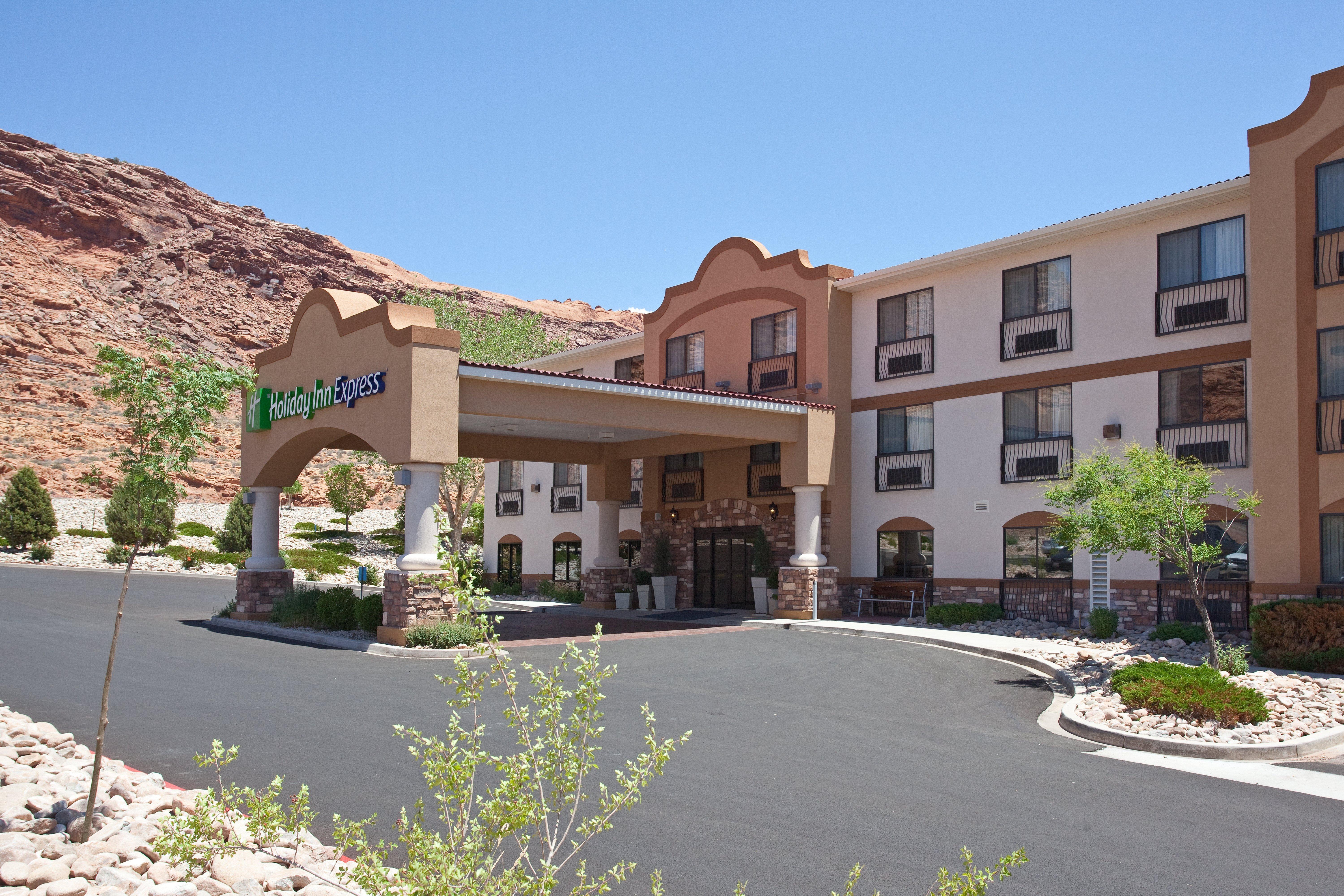 Holiday Inn Express Hotel & Suites Moab By Ihg Exterior photo