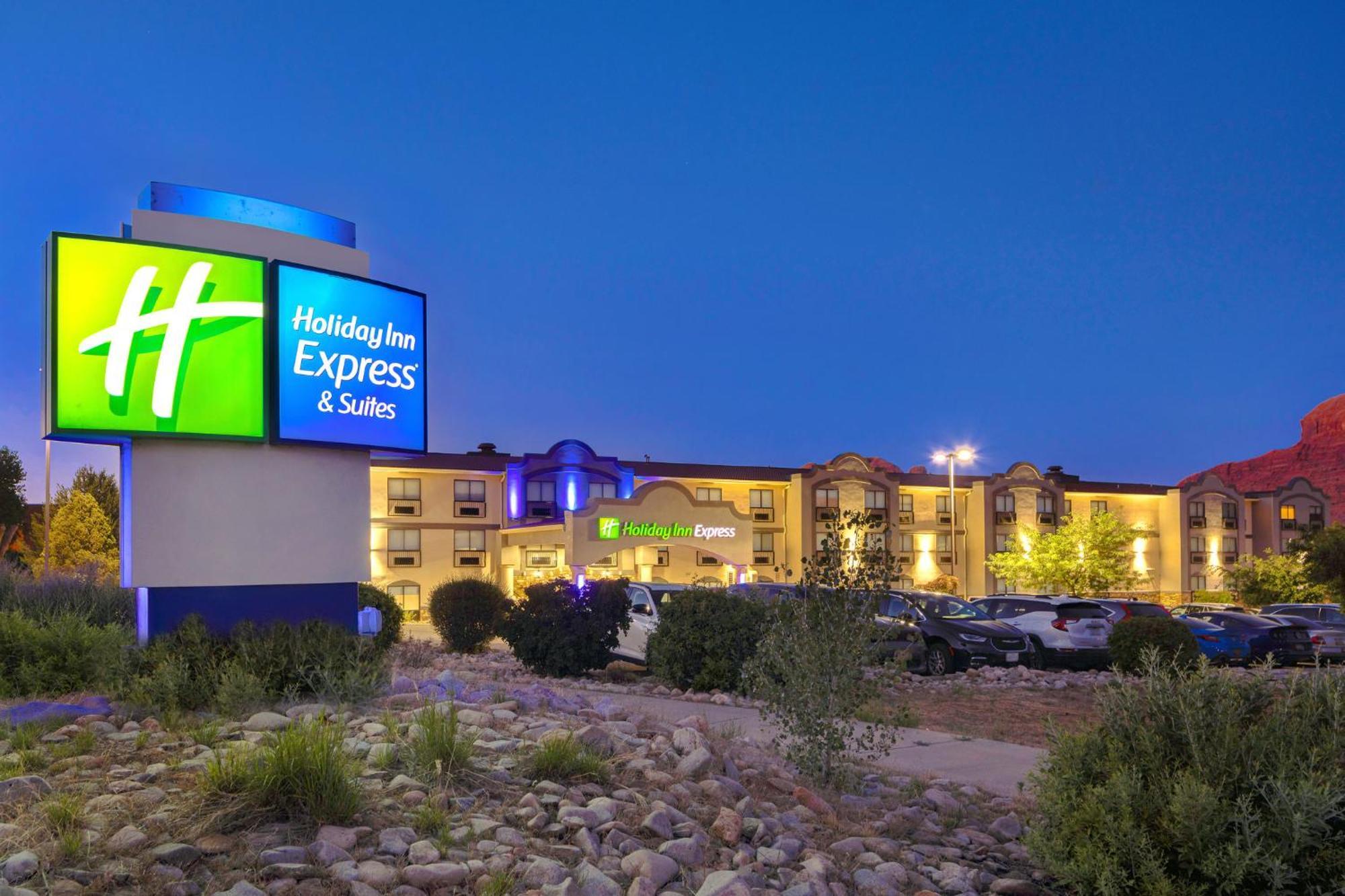 Holiday Inn Express Hotel & Suites Moab By Ihg Exterior photo