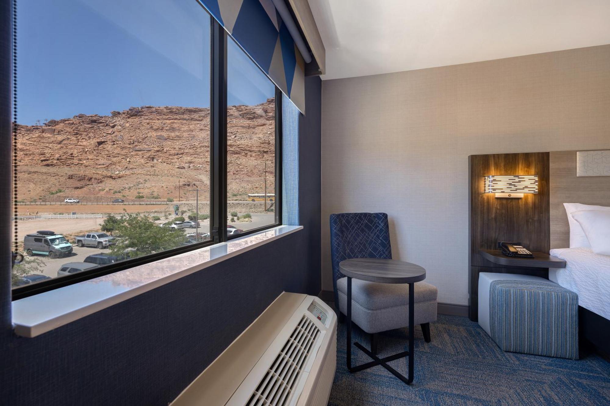 Holiday Inn Express Hotel & Suites Moab By Ihg Exterior photo
