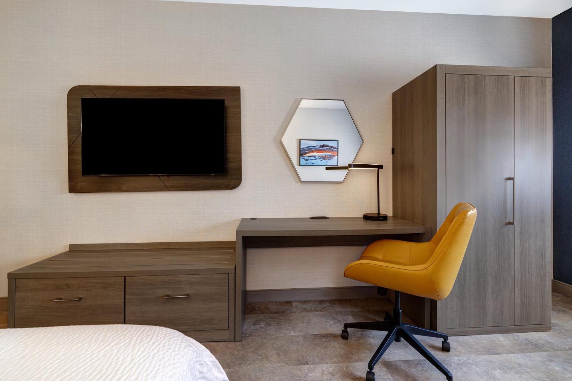 Holiday Inn Express Hotel & Suites Moab By Ihg Exterior photo